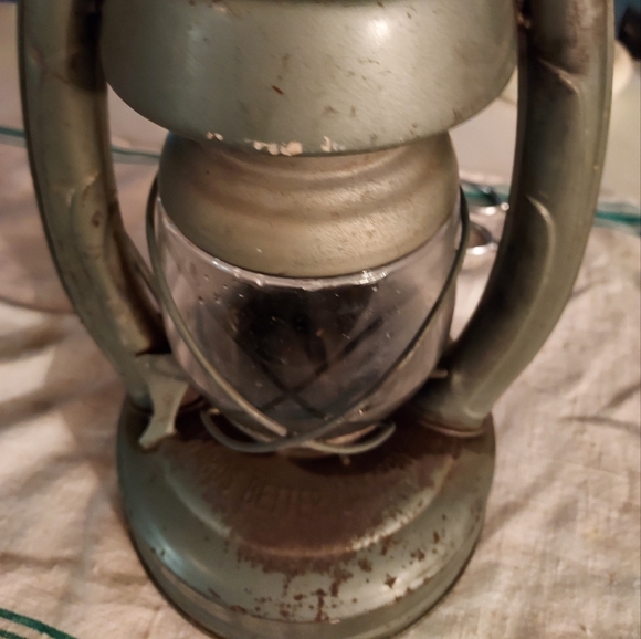 Vintage, Embury No 10, Air Pilot, Kerosene Lantern - {Antique} - Picture 9 of 16